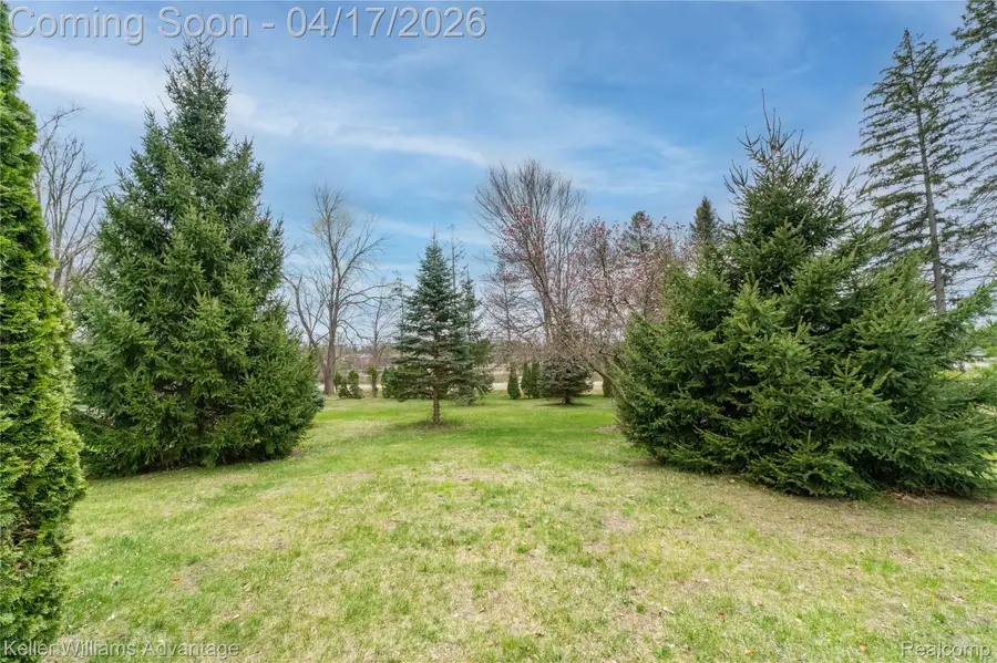 34550 Freedom Road, Farmington, MI 48335 - #3