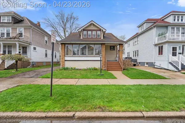 1053 Wayburn Street, GrossePointe, MI 48230