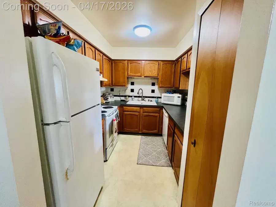 920 Saybrook #19, Waterford, MI 48327 - #3