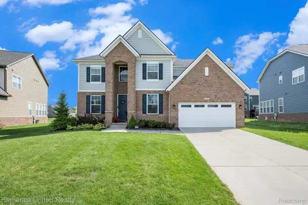 53213 Bay Laurel Lane, SouthLyon, MI 48178