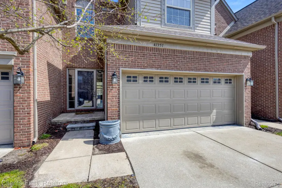41351 N Maplewood Drive, Canton, MI 48187 - #2