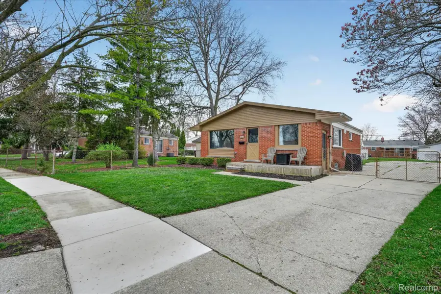 16672 Drake Street, Southgate, MI 48195 - #2