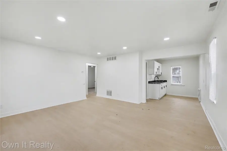 10821 Albany Street, Oak Park, MI 48237 - #3