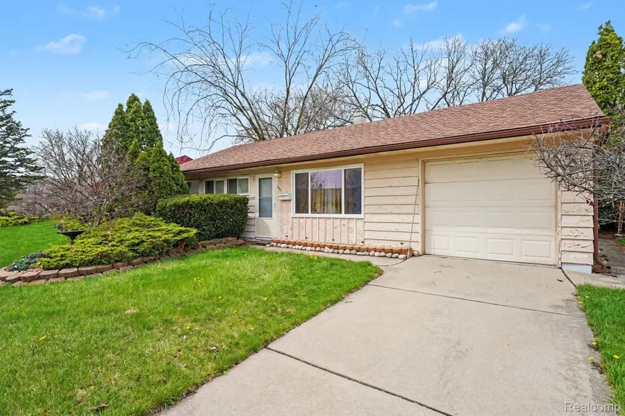 395 Lytle Place, Garden City, MI 48135 - #2