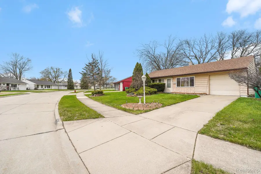 395 Lytle Place, Garden City, MI 48135 - #3
