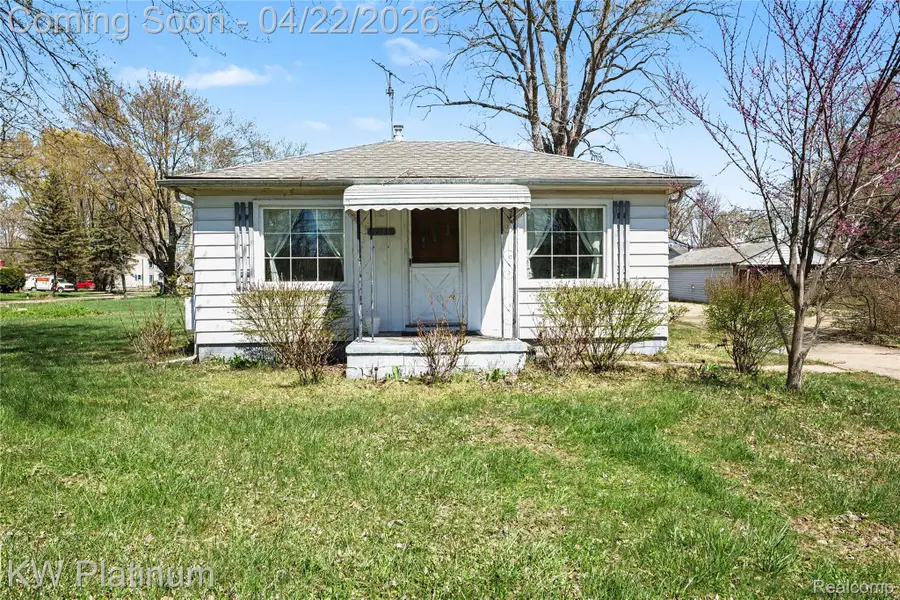 27135 Ballard Street, Harrison Township, MI 48045 - #2