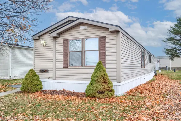 17101 Kropf Avenue, Davisburg, MI 48350