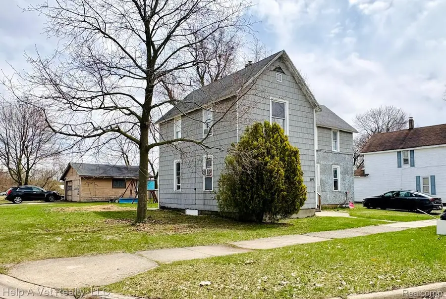 606 Bond Street, Cadillac, MI 49601 - #3
