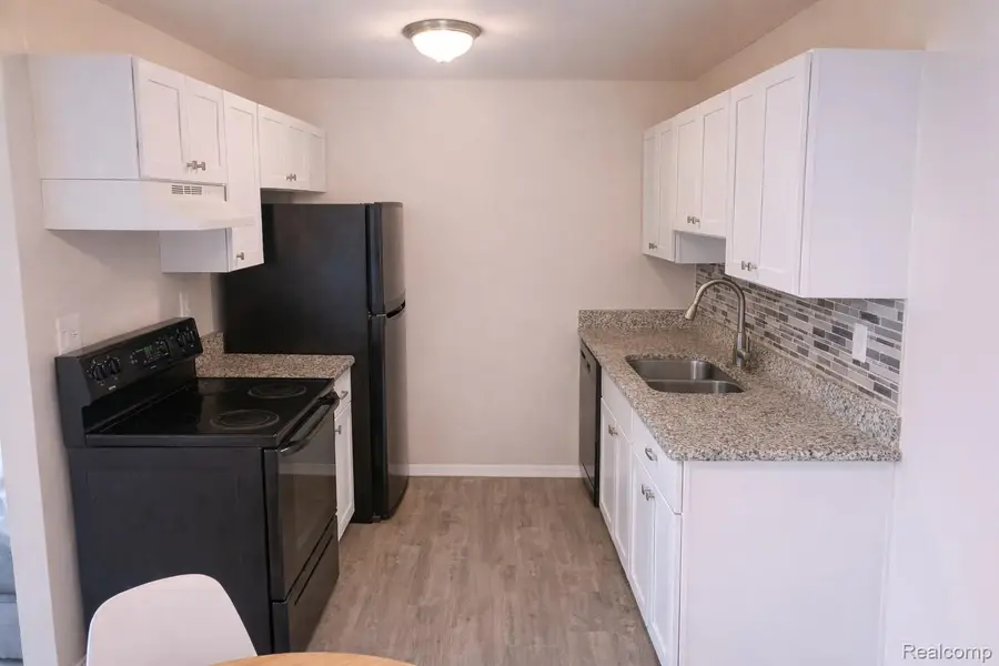 10052 Allen Pointe Drive, Allen Park, MI 48101 - #3