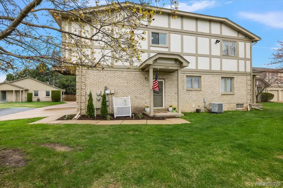 41999 King Edward Court, Clinton, MI 48038 - #3