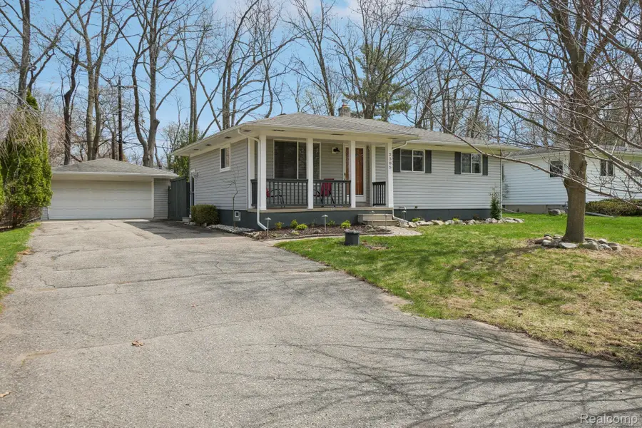 2385 Keith Road, West Bloomfield, MI 48324 - #3