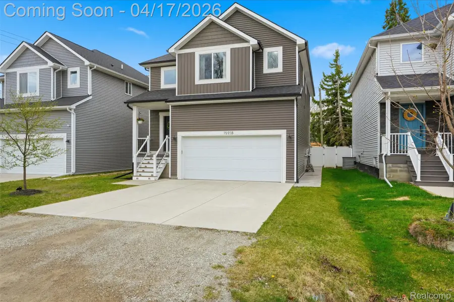 15918 Camperdown Avenue, Clinton Township, MI 48035 - #2