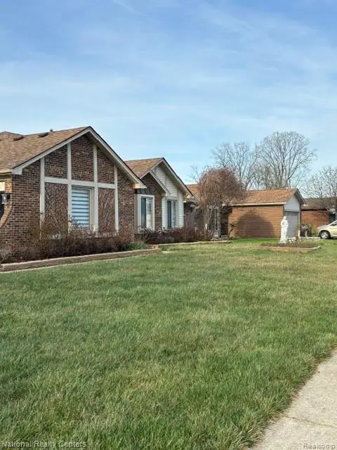 5031 Scarsdale Drive, Sterling Heights, MI 48310 - #2