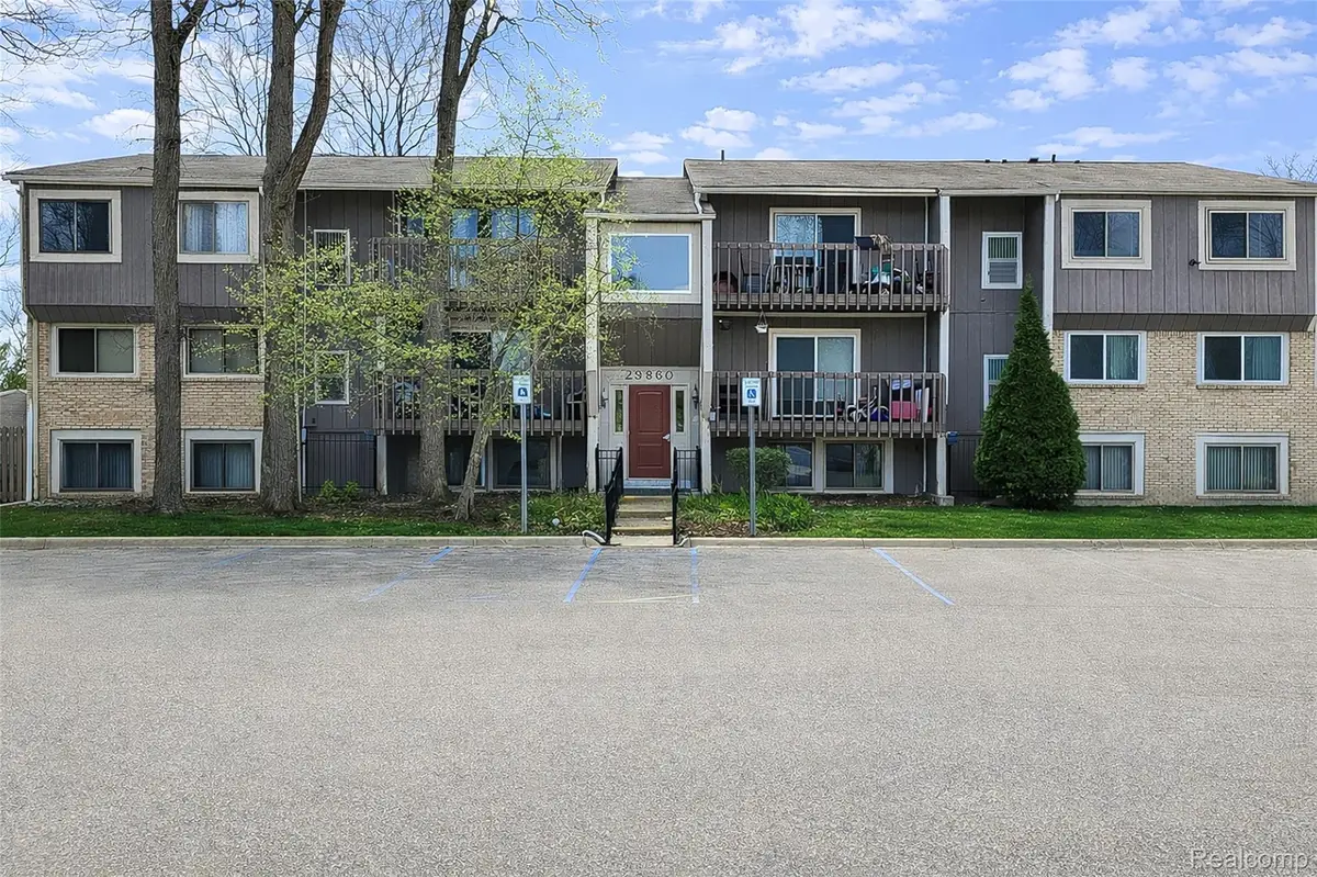 29860 W 12 Mile Road #604, Farmington Hills, MI 48334 - #1