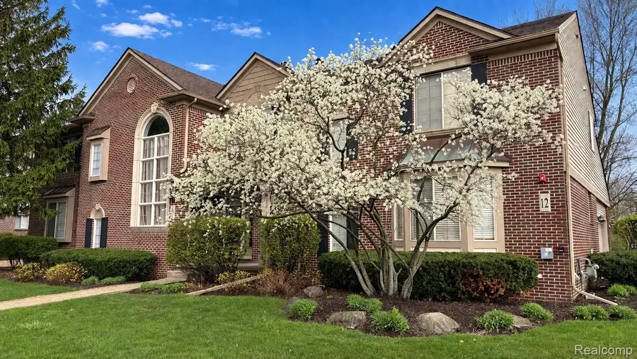 136 Sheffield Court, Canton, MI 48188 - #2