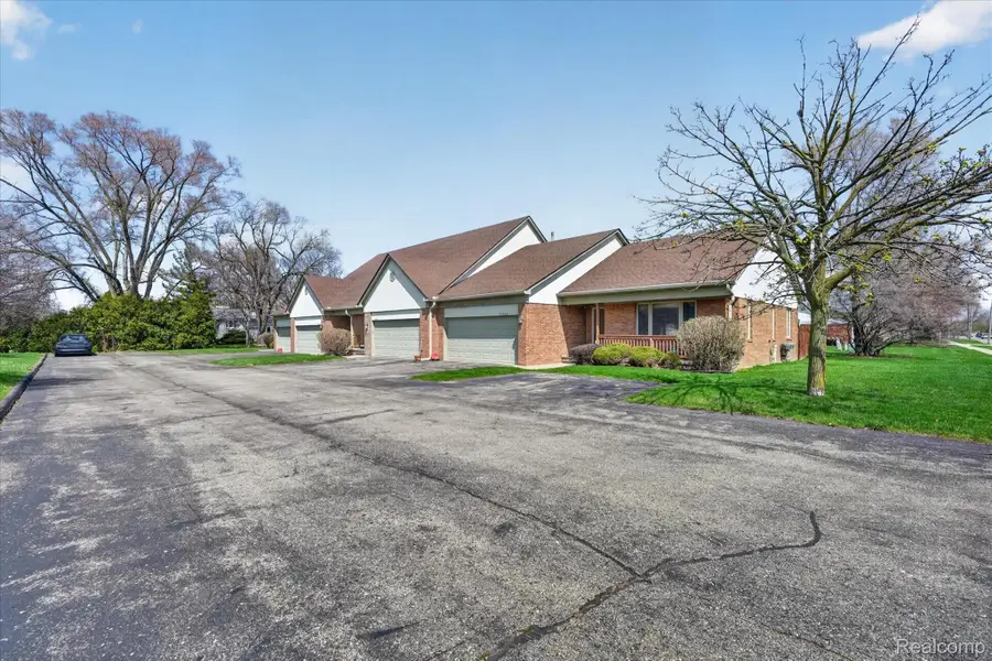 31924 Joseph Anthony Court, Warren, MI 48093 - #2