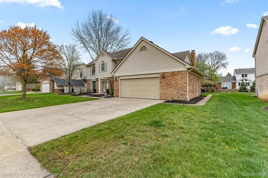 19320 Southampton Drive, Livonia, MI 48152 - #2