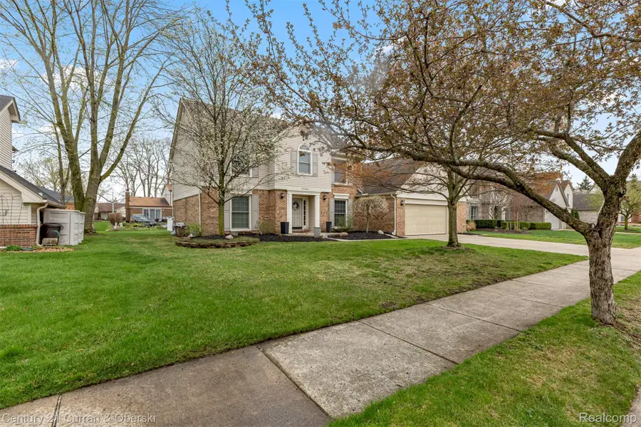 19320 Southampton Drive, Livonia, MI 48152 - #3