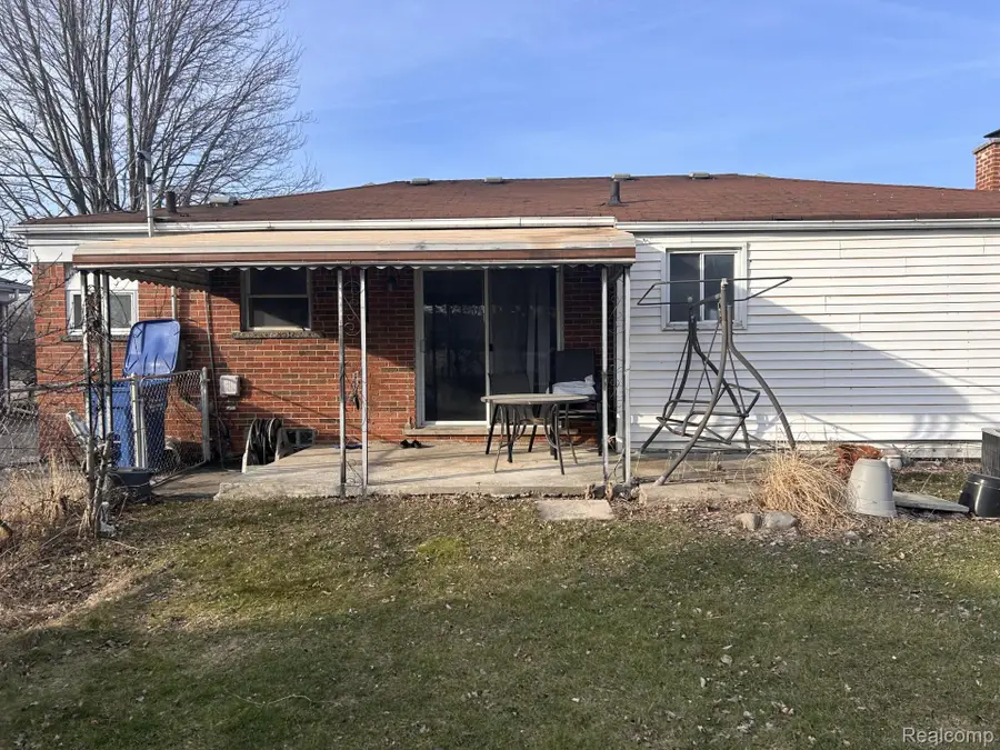 3036 E Eleven Mile Road, Warren, MI 48091 - #2