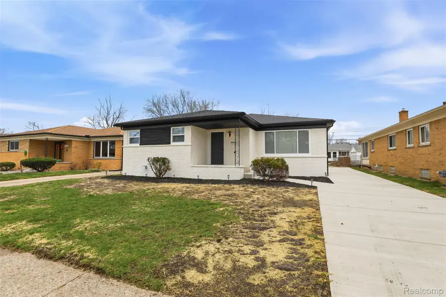 15230 Oakwood Drive, Oak Park, MI 48237 - #2