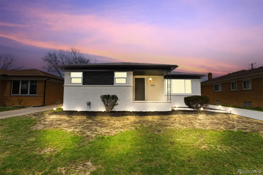 15230 Oakwood Drive, Oak Park, MI 48237 - #3