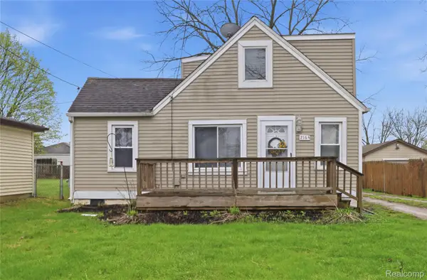 2164 Savoy Avenue, Burton, MI 48529