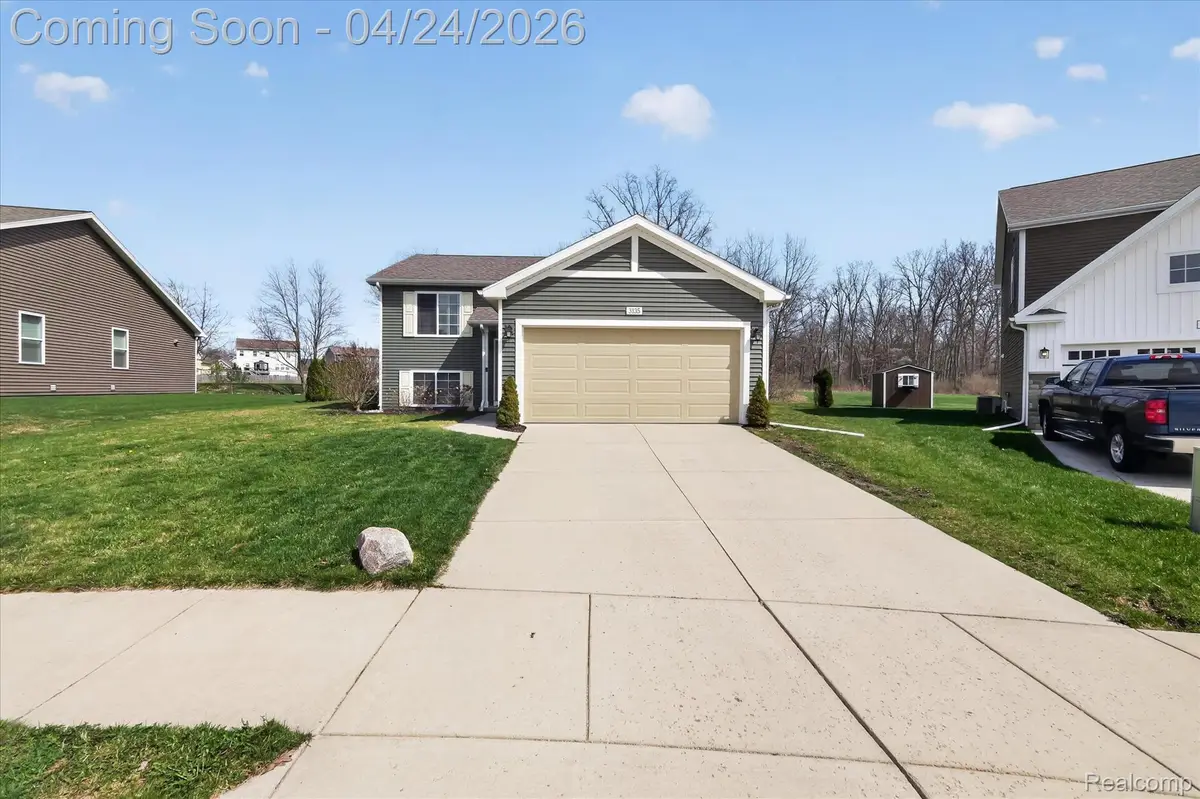 3135 Ivy Wood Circle, Howell, MI 48855 - #1