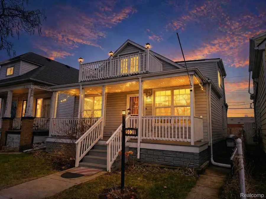 5038 Evaline Street, Hamtramck, MI 48212 - #2