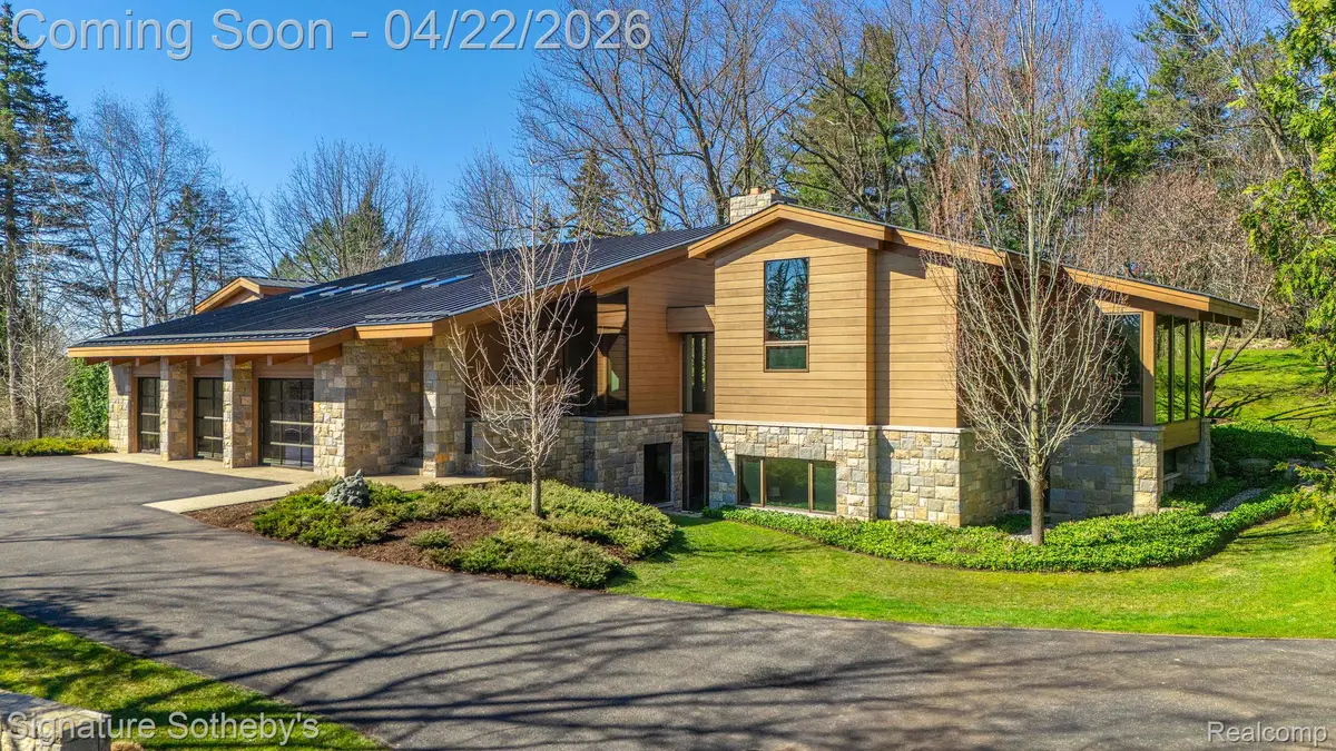 5051 Beach Road, Troy, MI 48098 - #1