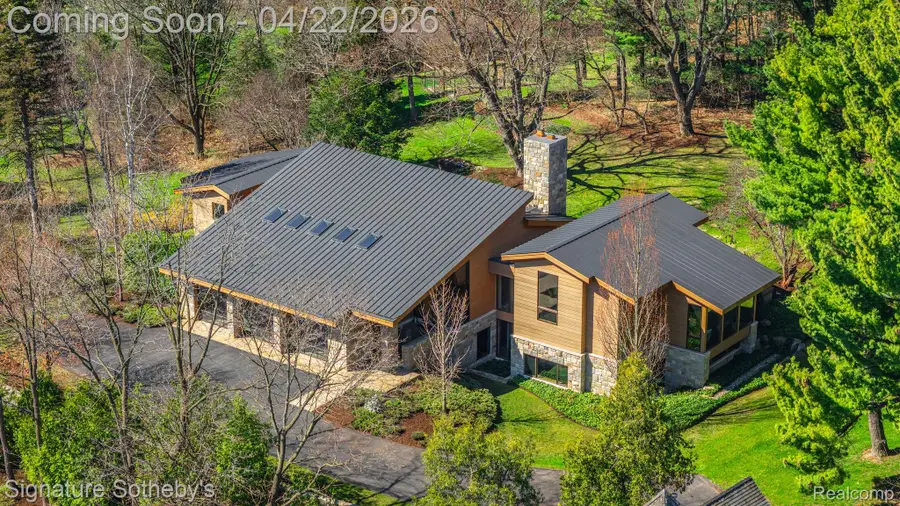 5051 Beach Road, Troy, MI 48098 - #3