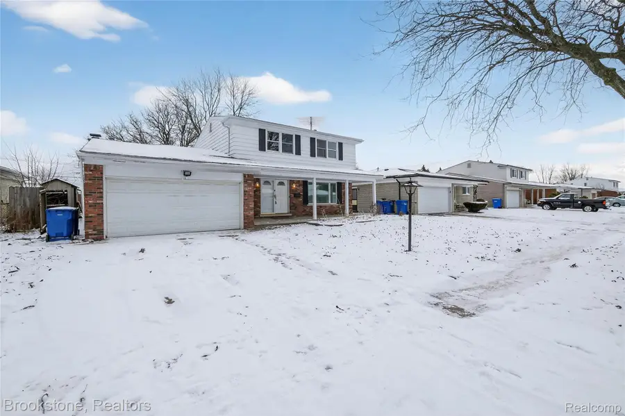 30310 Valenti Drive, Warren, MI 48088 - #2