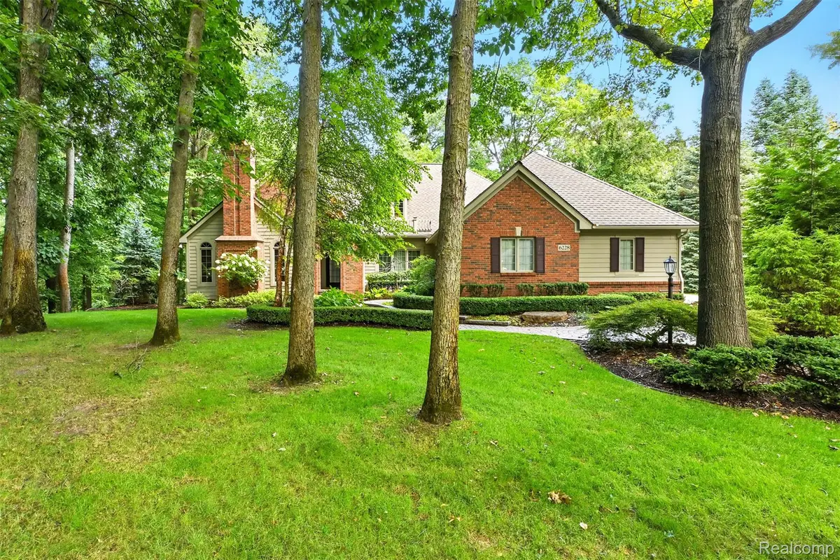 6228 Windemere Point, Brighton, MI 48116 - #1