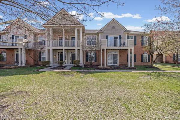 40442 Bay Harbor Lane, Canton, MI 48188