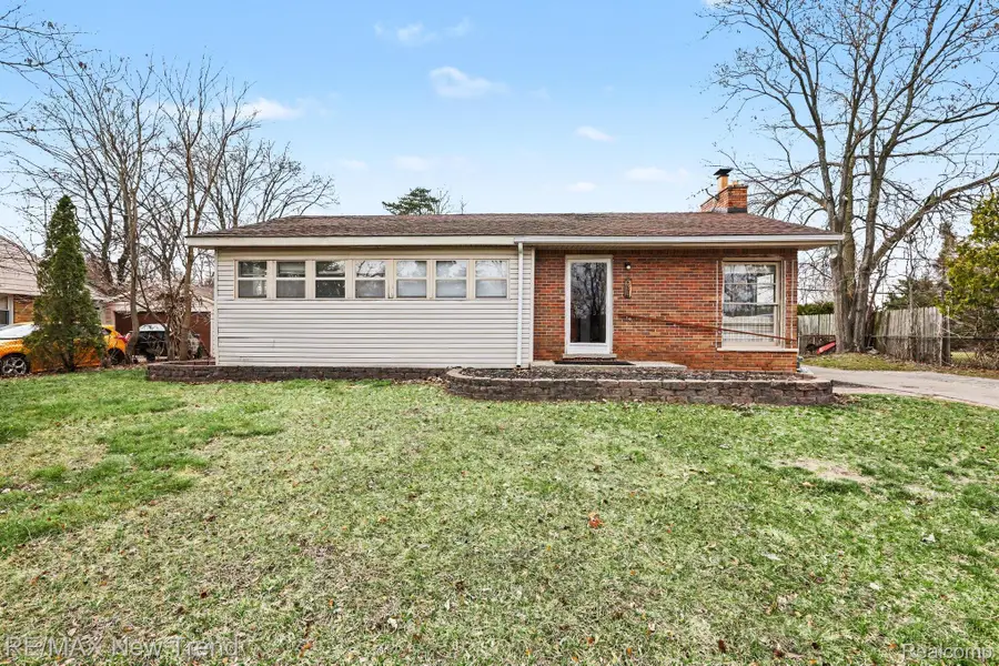 2174 Middlebelt Road, West Bloomfield, MI 48324 - #2