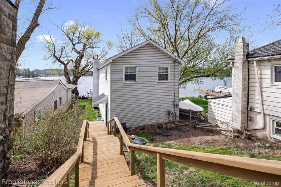 1940 S Ortonville Road, Ortonville, MI 48462 - #3