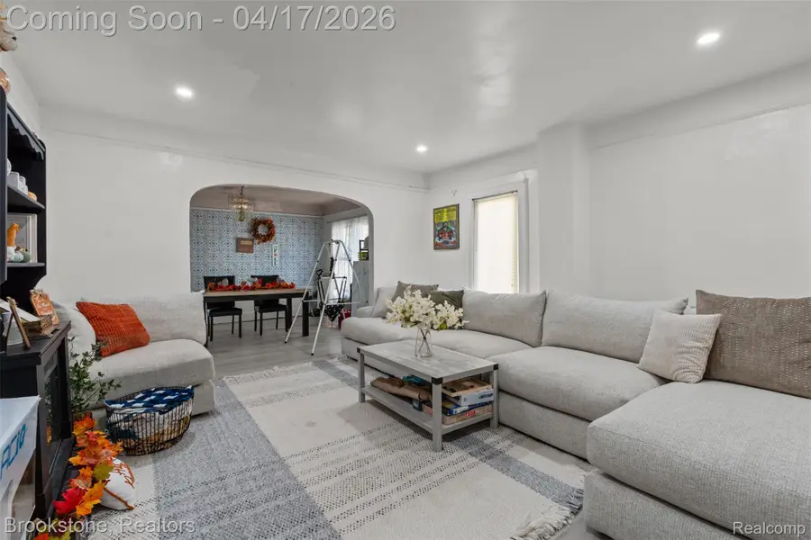 6225 Stahelin Avenue, Detroit, MI 48228 - #3