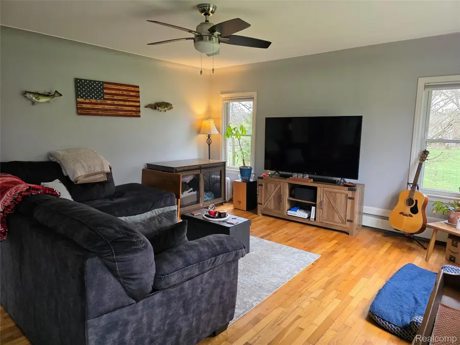 1135 W M 36, Pinckney, MI 48169 - #2