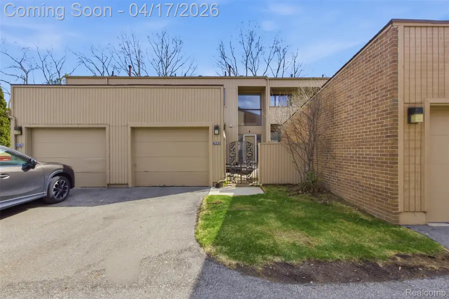7440 Azalea Court, West Bloomfield, MI 48322 - #2