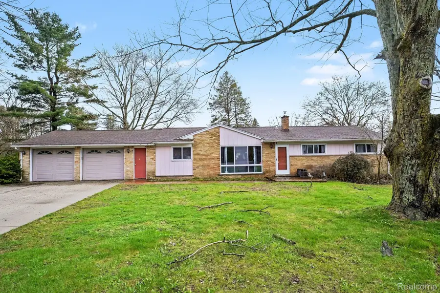 6341 Waldon Road, Clarkston, MI 48346 - #2