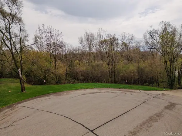 000 Martell, RochesterHills, MI 48309