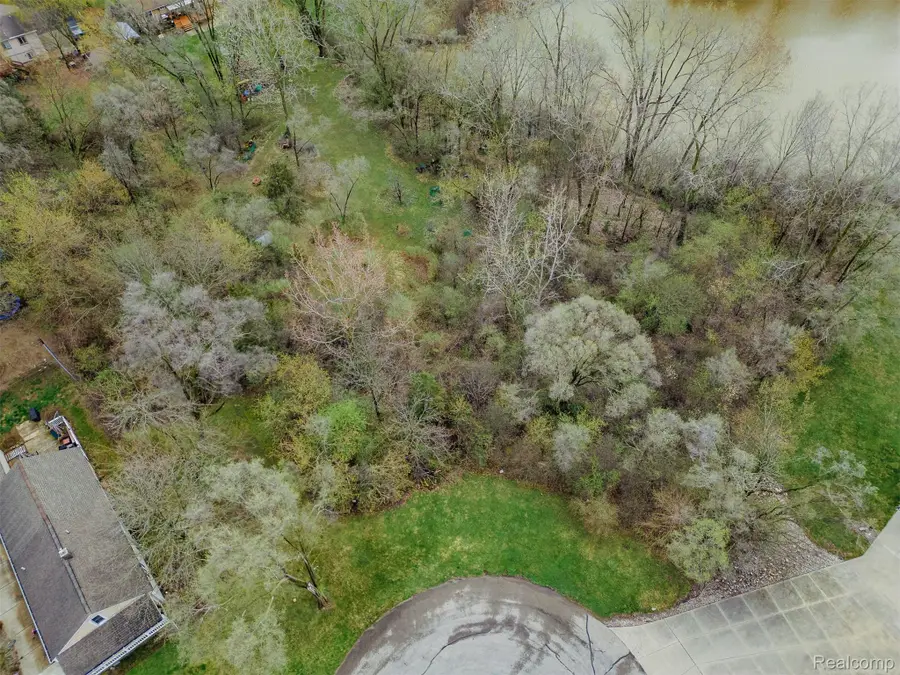 000 Martell, Rochester Hills, MI 48309 - #2