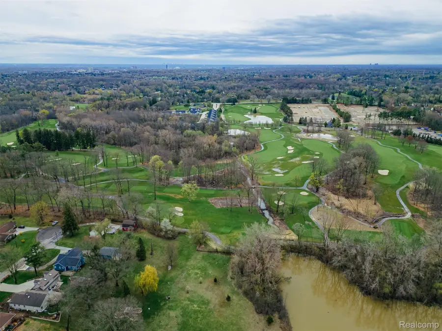 000 Martell, Rochester Hills, MI 48309 - #3