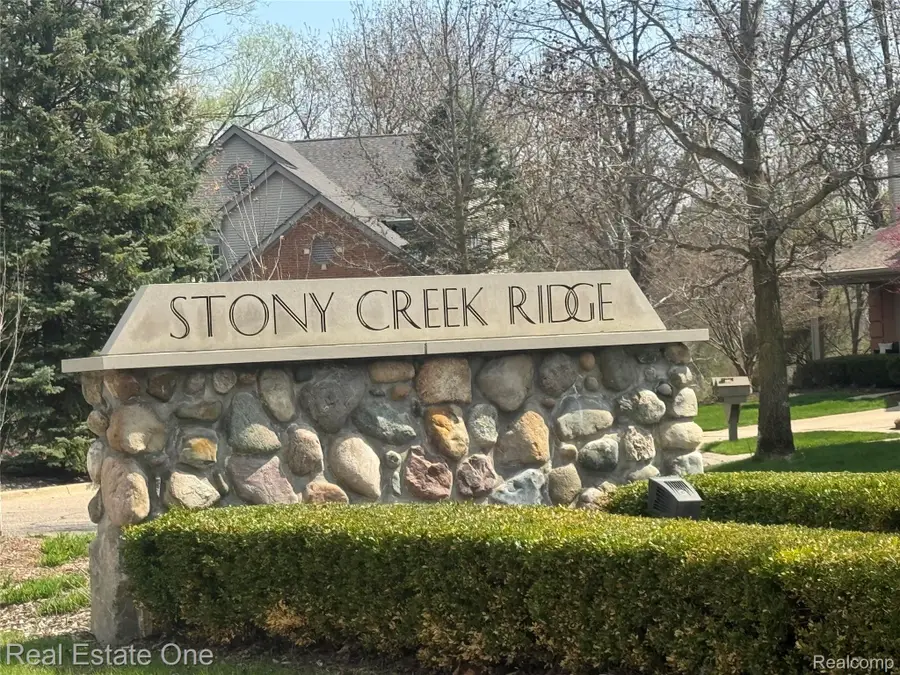 419 Roundview Drive, Rochester, MI 48307 - #2