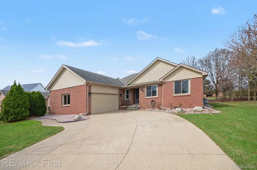 47985 Fox Chase Court, Shelby, MI 48315 - #2