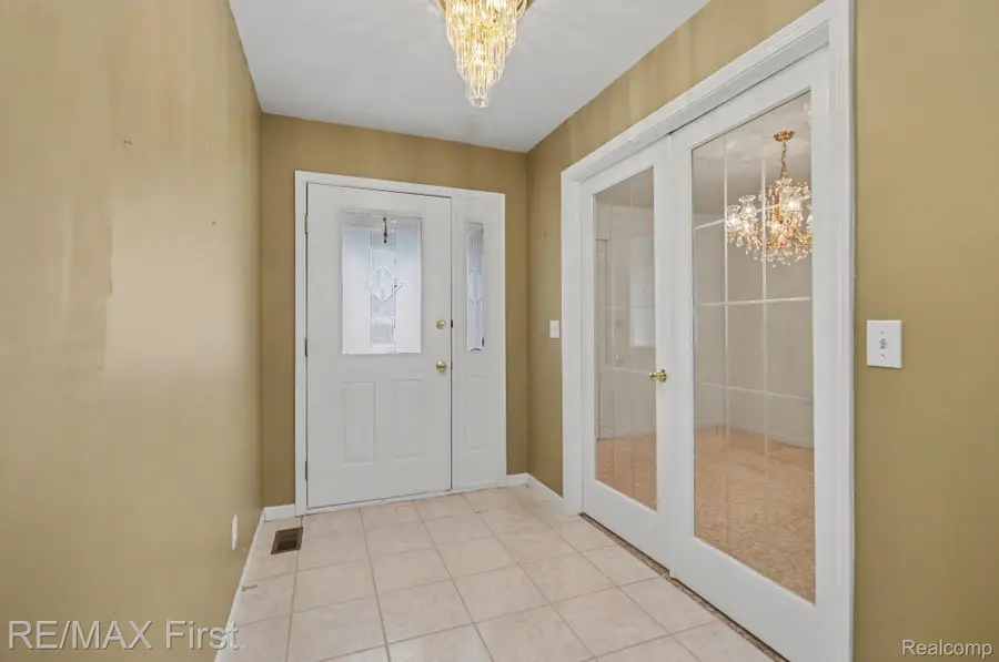 47985 Fox Chase Court, Shelby, MI 48315 - #3
