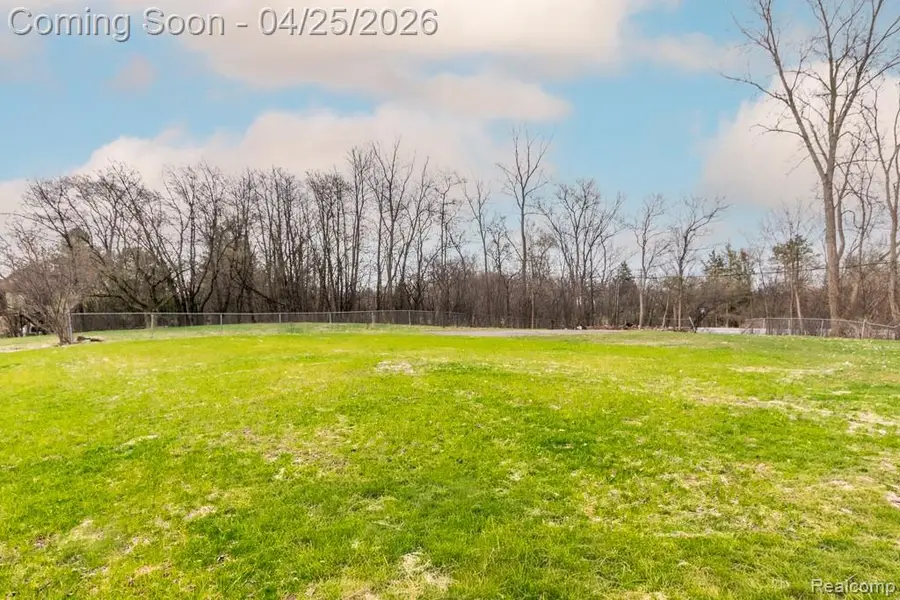 5394 Pond Bluff Drive, West Bloomfield, MI 48323 - #3