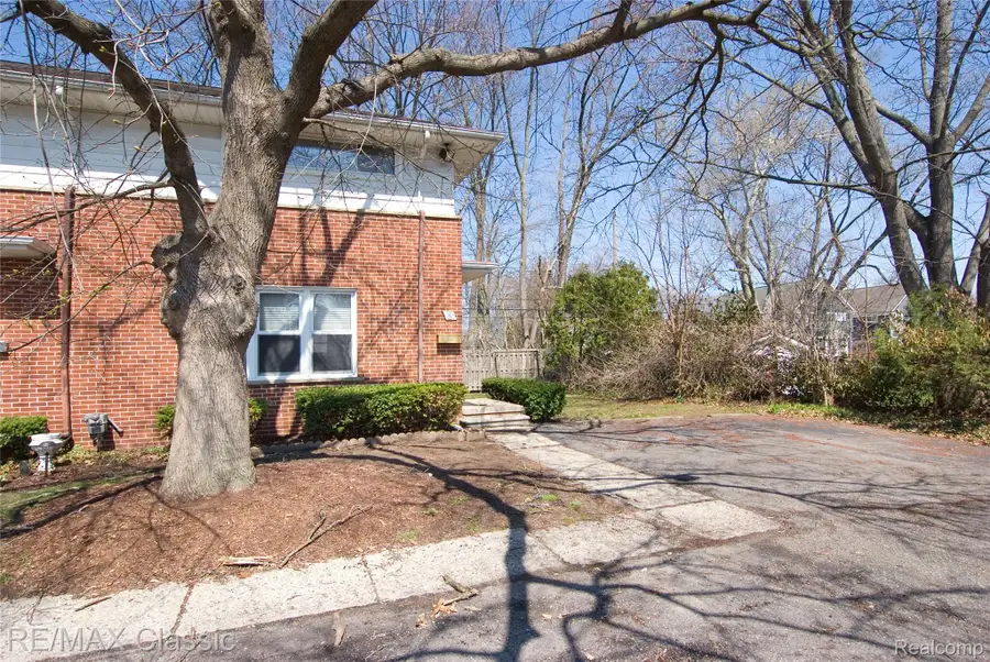 2604 Rochester Road, Royal Oak, MI 48073 - #2