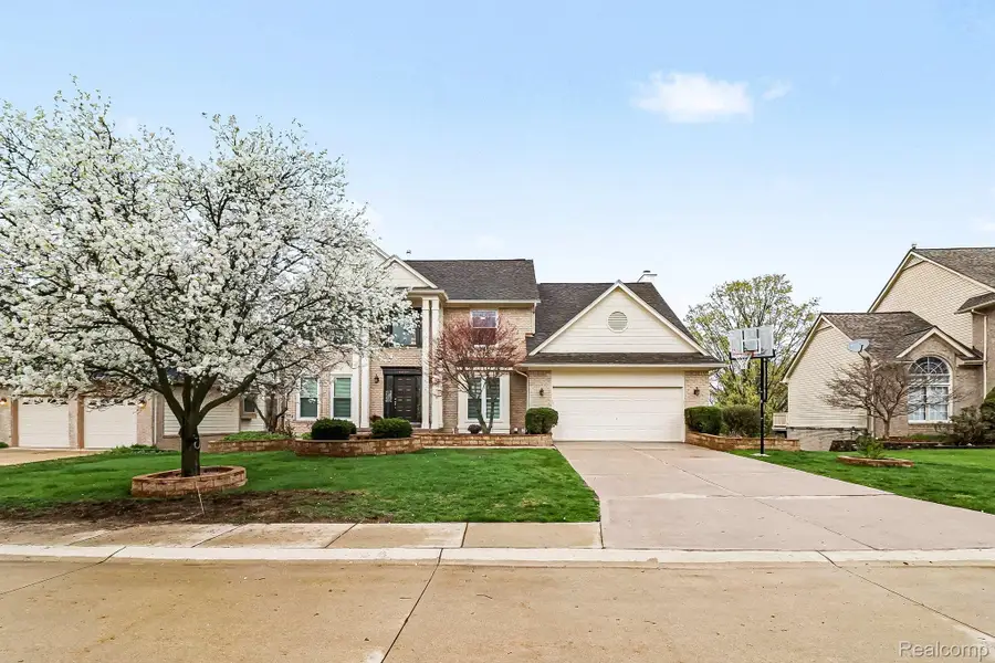 28529 Golf Pointe Boulevard, Farmington Hills, MI 48331 - #3