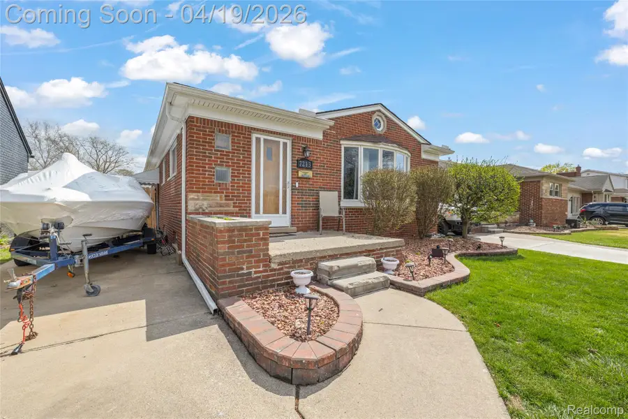 7213 Cortland Avenue, Allen Park, MI 48101 - #3