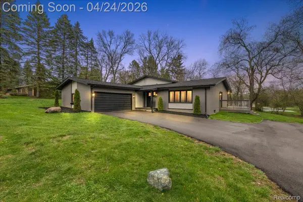 4389 Charing Way, BloomfieldHills, MI 48304
